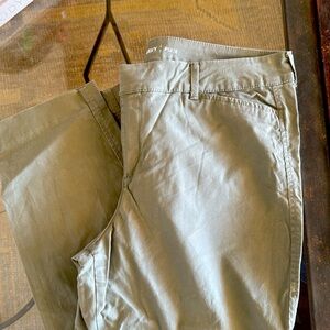 Old navy pixie pant size 10 regular